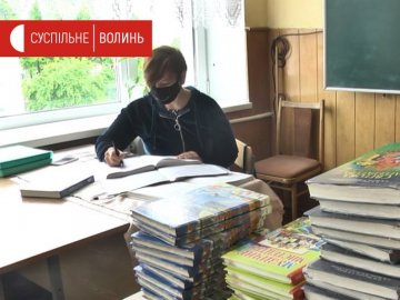 На Волині вчителі перервуть відпустки, аби учням вручити атестати. ВІДЕО