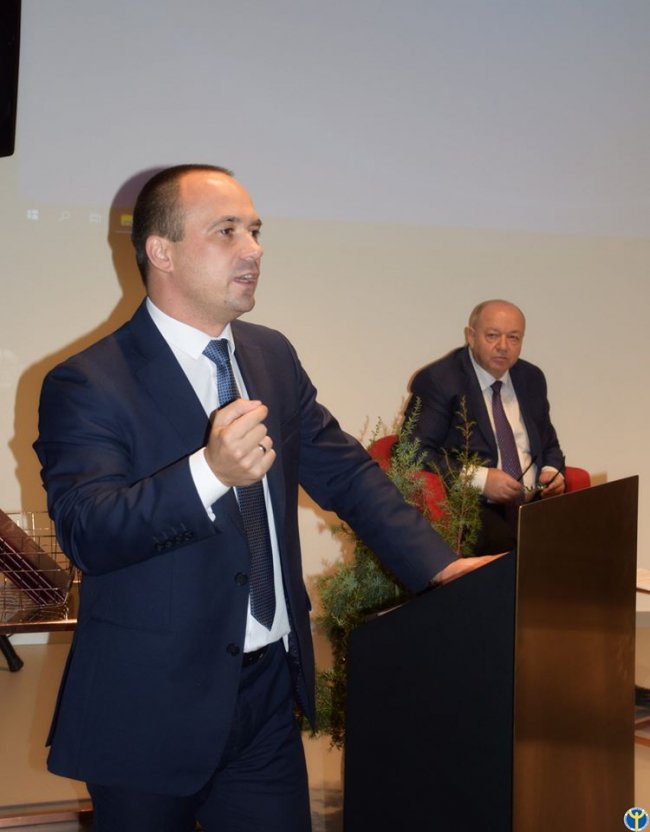 «Ми ж пропонуємо 3800 варіантів робочих місць», – директор Волинського ОЦЗ Роман Романюк