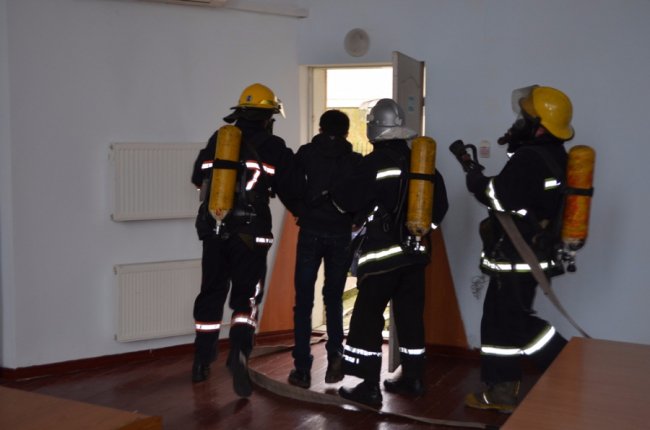 Вогонь, задимлення та постраждалі: на Волині відбулись навчання пожежників