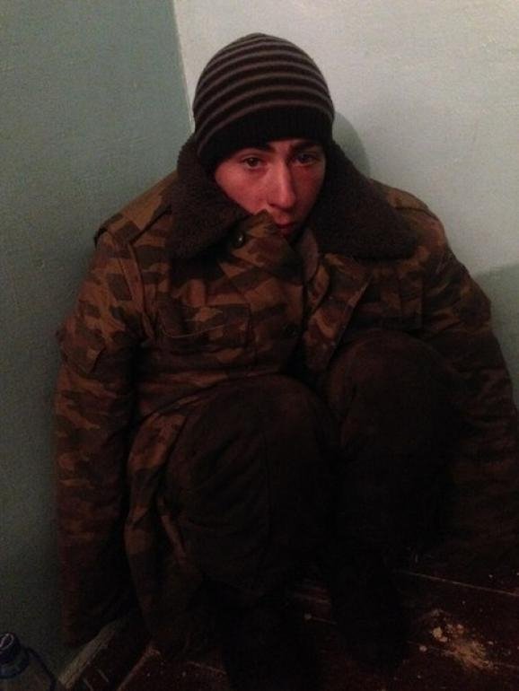 Українські військові взяли в полон велику групу бойовиків під Дебальцевим. ФОТО. ВІДЕО