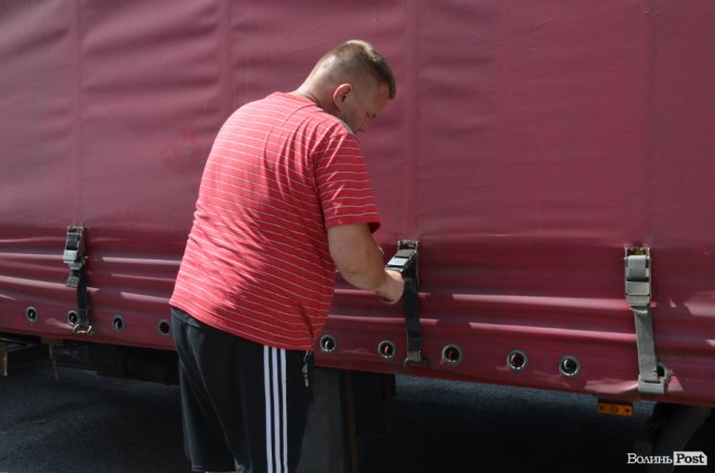 Вартість – понад 120 тисяч євро: до Луцька прибув вантаж з медикаментами для 31 лікарні України