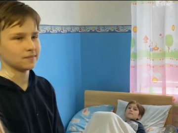 Волинські рятувальники провідали дітей  у лікарні, яких витягнули з крижаної води у Нововолинську. ВІДЕО