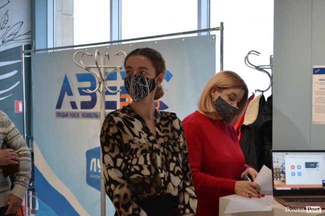 У Луцьку відкрили фотовиставку про «нечоловічі» та «нежіночі» професії. ФОТО