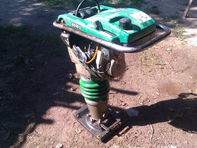 Які параметри враховувати при виборі вібротрамбовки*