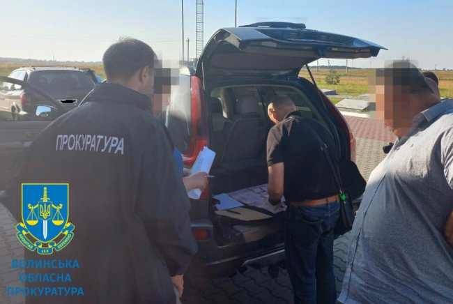 На Волині судять керівника підприємства, який погорів на хабарі у  56 тисяч гривень