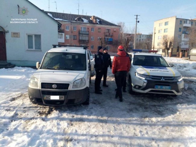 У Ковелі затримали п’яного водія з рушницею. ФОТО