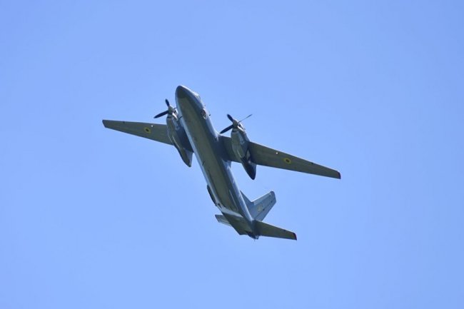 Повітряні піруети у небі над Волинню на світлинах місцевого фотографа