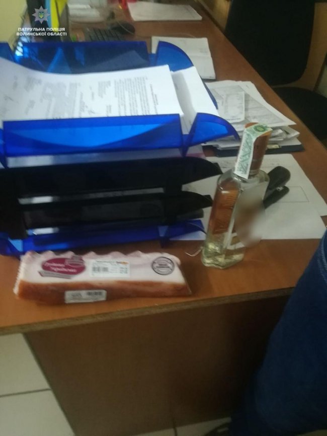 Взяв горілку та бекон: у Луцьку затримали чоловіка, який обікрав два магазини. ФОТО