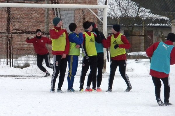 Як молодь і юніори «Волині» у сніговий футбол грали. ФОТО