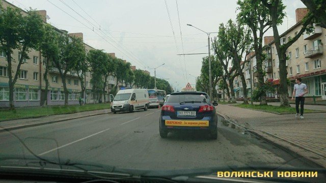 У Луцьку зіткнулись автобус  та легковик: постраждало двоє людей