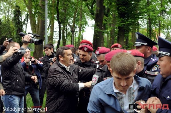 У Тернополі в День Перемоги «скрутили» свободівців. ФОТО. ВІДЕО