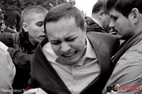 У Тернополі в День Перемоги «скрутили» свободівців. ФОТО. ВІДЕО