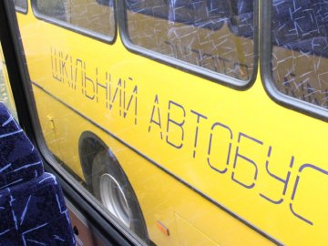Шкільний водій з Волині пішов служити до ЗСУ разом зі своїм автобусом