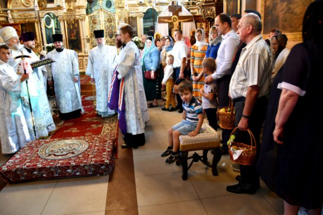 Єпископ Нафанаїл очолив святкове богослужіння у Луцьку. ФОТО