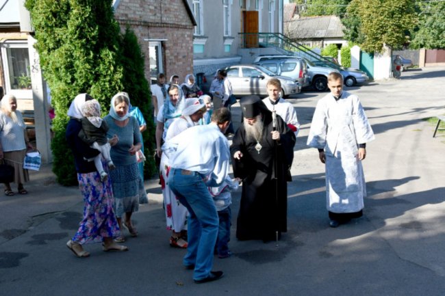 Єпископ Нафанаїл очолив святкове богослужіння у Луцьку. ФОТО