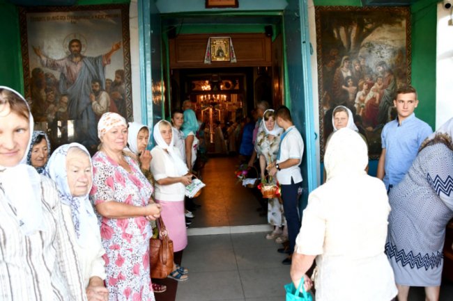 Єпископ Нафанаїл очолив святкове богослужіння у Луцьку. ФОТО