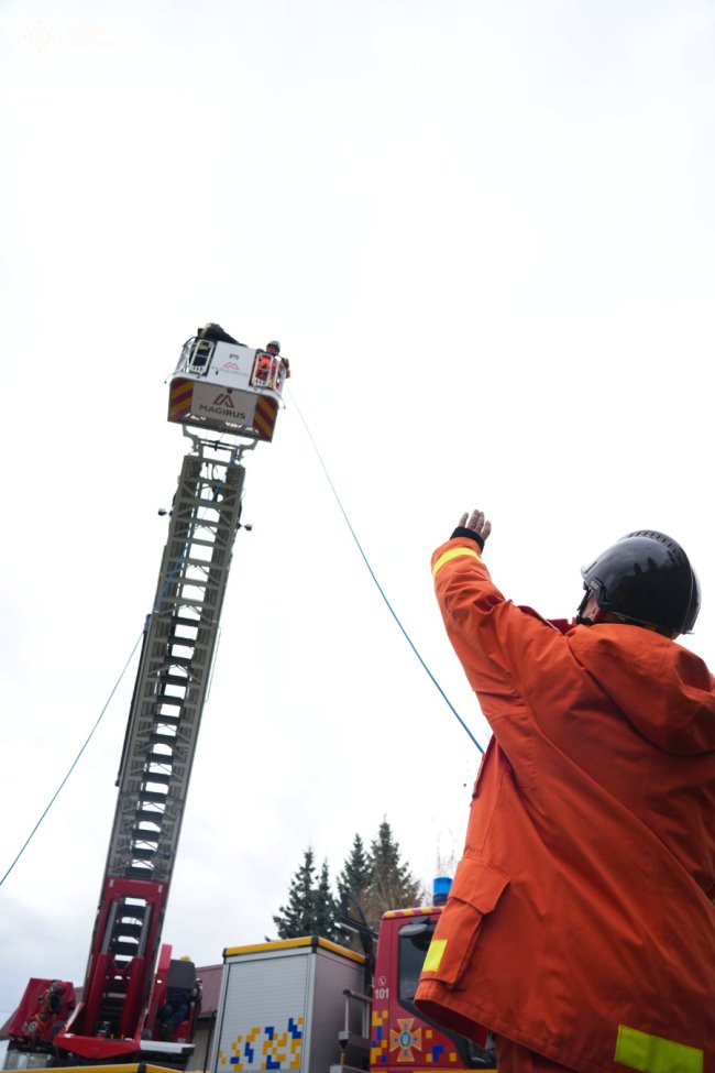 Верхолази з Волині тренувалися рятувати людей на висоті. ФОТО