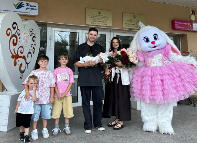 У перинатальному центрі в Луцьку відбулися двохтисячні пологи і народилося двохтисячне немовля. ФОТО