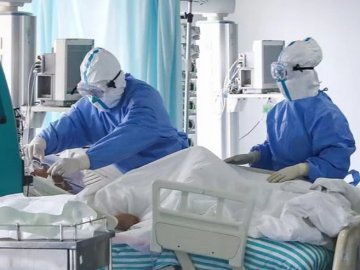 За минулу добу в Україні зафіксували рекордну кількість госпіталізованих з COVID-19