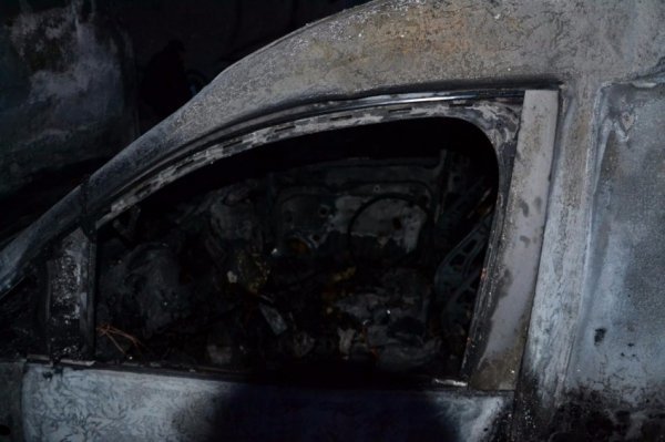 У центрі Луцька спалили авто активіста «Самооборони Волині». ФОТО. ВІДЕО