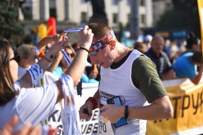 «Бойовий» настрій і віра в себе: як команда «КроШу» підкорювала шостий «Дмитрук Лучеськ Півмарафон». ФОТО*