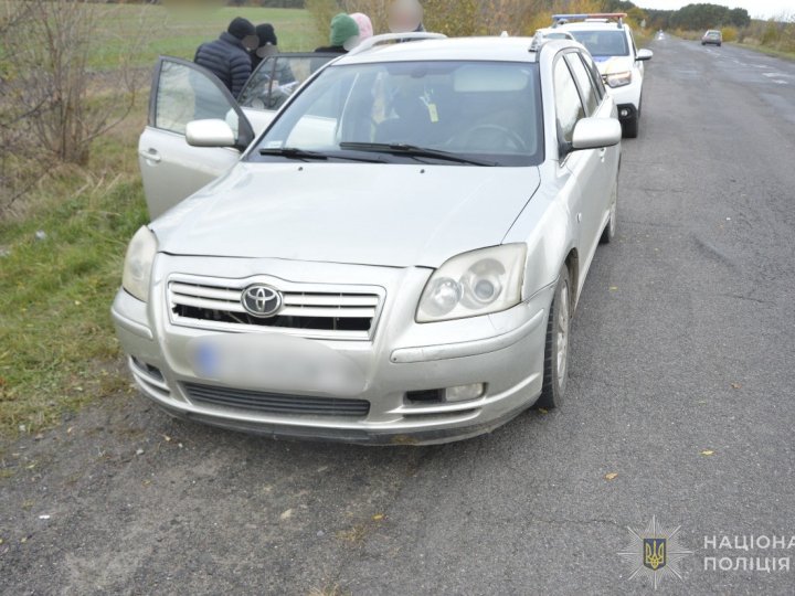 На Волині чоловік пограбував пенсіонерку та втік на авто