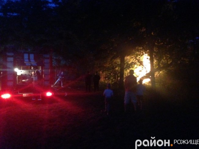 Палили сміття: на Волині горів парк. ФОТО 