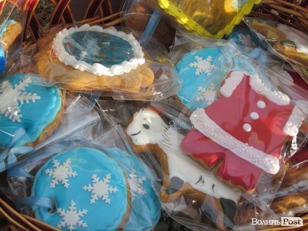 У Луцьку фірма замість новорічного корпоративу збирає гроші на АТО. ФОТО 