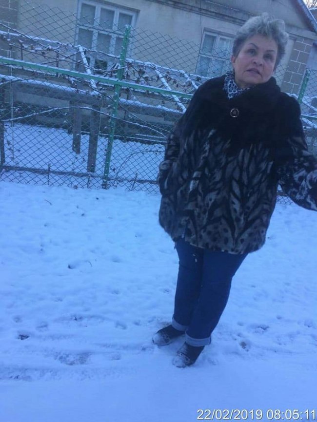 У Луцьку спіймали двох жінок-«зозуль», які підкидали сміття сусідам. ФОТО