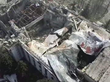 Росія скинула потужну бомбу на лікарню біля «Азовсталі». ОНОВЛЕНО