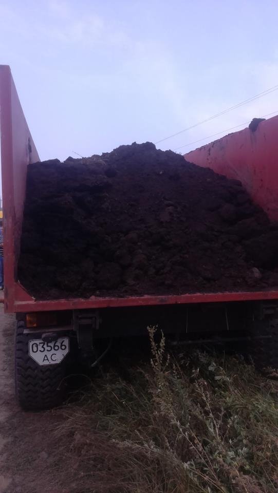 Під Луцьком зупинили незаконний видобуток чорнозему 