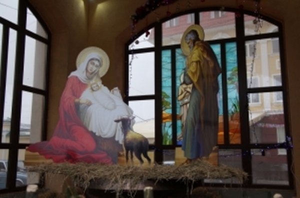 Біля кафедрального собору Святої Трійці - живий різдвяний вертеп. ФОТО
