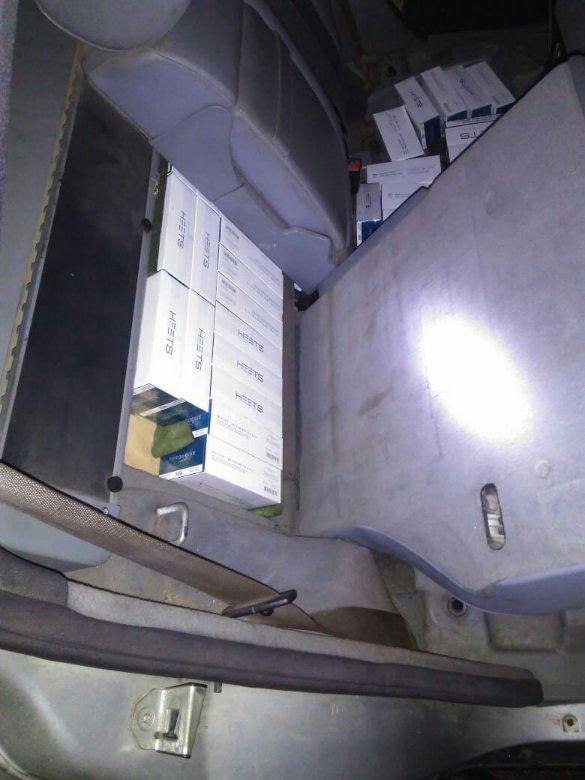 Луцькі прикордонники затримали «нафаршировану» контрабандою автівку. ФОТО