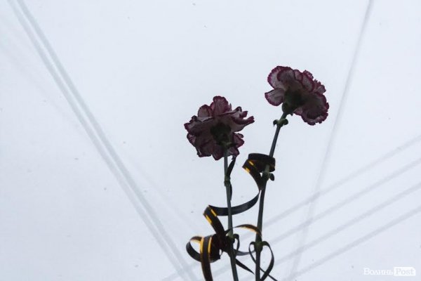 Прощання з Кузьмою у Львові: тисячі людей та останні оплески. ФОТО