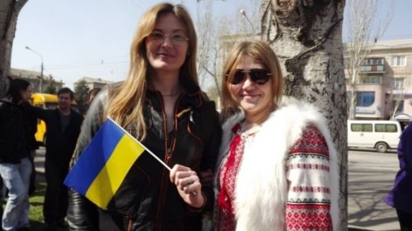 У Луганську вийшли на мітинг за єдність України. ФОТО