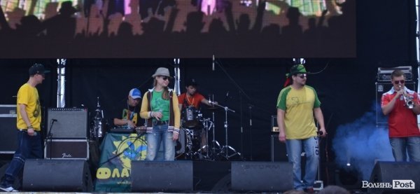 Як тисячі людей відривалися на фестивалі «Захід». ФОТО