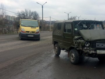 У Нововолинську «Волинянка» втаранилася в бус. ФОТО