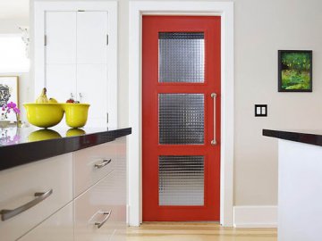 Вибираємо кухонні двері: на що потрібно звернути увагу?*