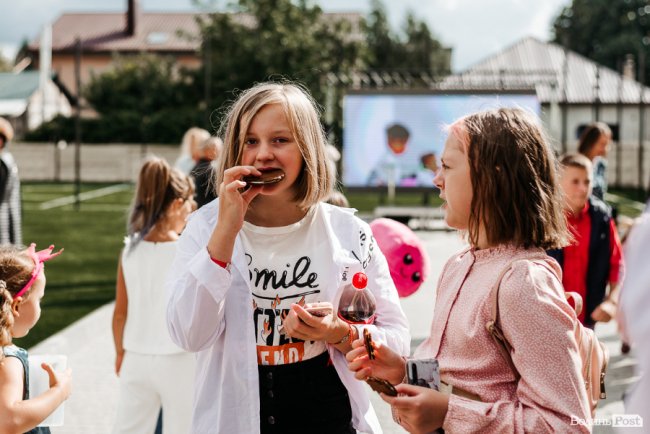 У новій локації і… з котом: як в інноваційній луцькій школі «ThinkGlobal» 1 вересня відзначали. ФОТО* 