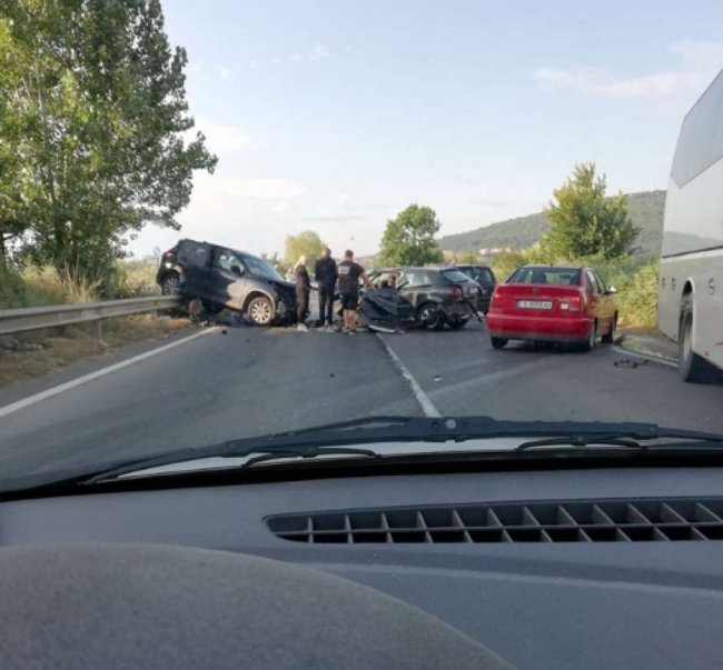  Українці в Болгарії потрапили у жахливу ДТП: є загибла, багато потерпілих. ФОТО