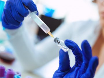 Розповіли, скільки у закладах освіти Луцької громади вакцинованих працівників