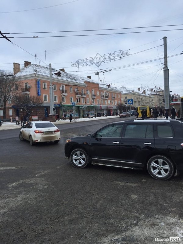 Законослухняні копи: чи є тепер, де паркуватись у Луцьку.ФОТО