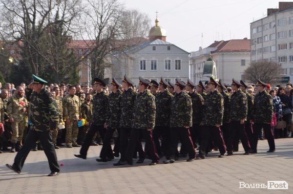 У Луцьку зустрічали героїв, які повернулися з АТО. ФОТО
