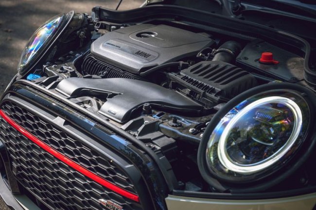 Кабріолет Mini Cooper John Cooper Works 2022: ціни, характеристики*