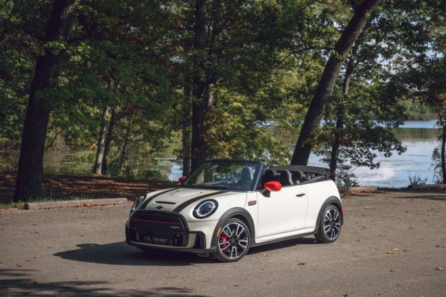 Кабріолет Mini Cooper John Cooper Works 2022: ціни, характеристики*