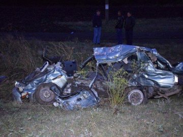 Поїзд переїхав легковик: загинуло двоє людей