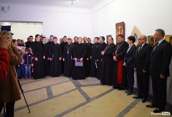 У Луцьку - вражаюча виставка ікон. ФОТО