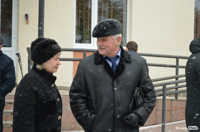 У Луцьку сімейним лікарям вручили ключі від новеньких автівок. ФОТО