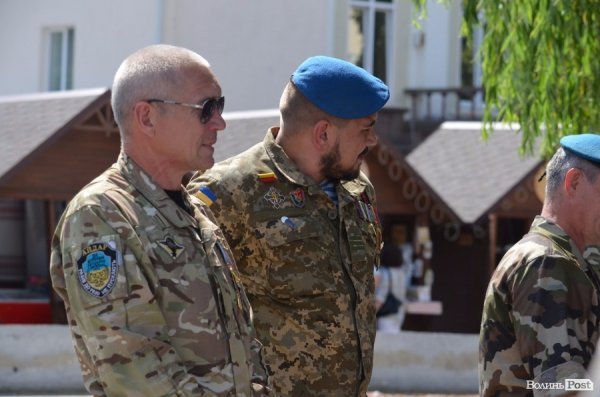 У Луцьку вже почали святкувати День Конституції. ФОТО