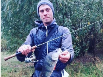 Волинянин спіймав кілограмового окуня. ФОТО